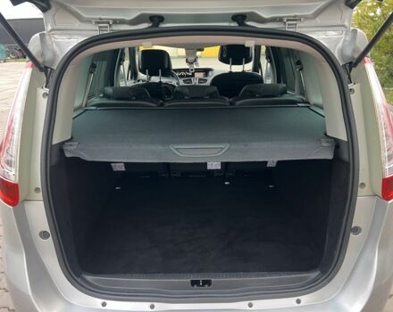 Серый Рено Гранд Сценик, объемом двигателя 1.5 л и пробегом 175 тыс. км за 9999 $, фото 19 на Automoto.ua