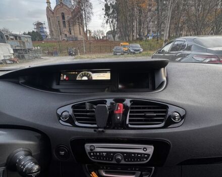 Серый Рено Гранд Сценик, объемом двигателя 1.4 л и пробегом 225 тыс. км за 3900 $, фото 13 на Automoto.ua