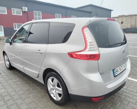 Серый Рено Гранд Сценик, объемом двигателя 1.5 л и пробегом 231 тыс. км за 8800 $, фото 2 на Automoto.ua