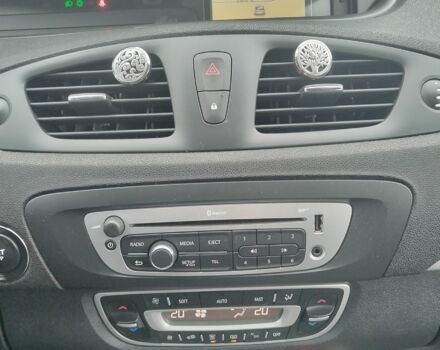 Серый Рено Гранд Сценик, объемом двигателя 1.5 л и пробегом 231 тыс. км за 8800 $, фото 14 на Automoto.ua