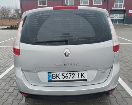 Серый Рено Гранд Сценик, объемом двигателя 1.5 л и пробегом 231 тыс. км за 8800 $, фото 5 на Automoto.ua