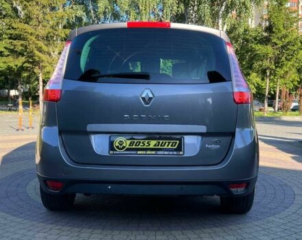 Серый Рено Гранд Сценик, объемом двигателя 1.9 л и пробегом 230 тыс. км за 7499 $, фото 5 на Automoto.ua