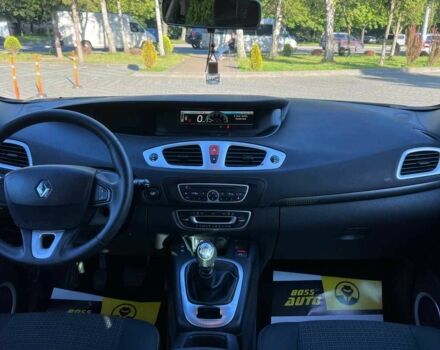 Серый Рено Гранд Сценик, объемом двигателя 1.9 л и пробегом 230 тыс. км за 7499 $, фото 10 на Automoto.ua