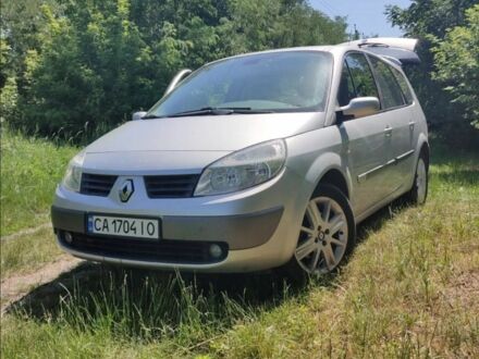 Серый Рено Гранд Сценик, объемом двигателя 2 л и пробегом 300 тыс. км за 4400 $, фото 1 на Automoto.ua