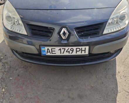 Рено Гранд Сценик 2006 в Кривом Роге на Automoto.ua Серый Рено Гранд Сценик, объемом двигателя 2 л и пробегом 317 тыс. км за 6200 $, фото 1 на Automoto.ua