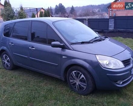 Серый Рено Гранд Сценик, объемом двигателя 2 л и пробегом 259 тыс. км за 5000 $, фото 1 на Automoto.ua