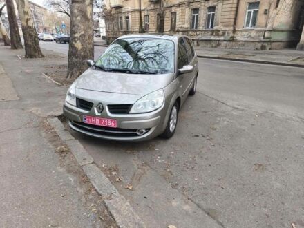 Серый Рено Гранд Сценик, объемом двигателя 1 л и пробегом 195 тыс. км за 5800 $, фото 1 на Automoto.ua