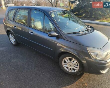 Серый Рено Гранд Сценик, объемом двигателя 2 л и пробегом 195 тыс. км за 5600 $, фото 1 на Automoto.ua