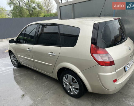 Серый Рено Гранд Сценик, объемом двигателя 1.87 л и пробегом 236 тыс. км за 5500 $, фото 1 на Automoto.ua