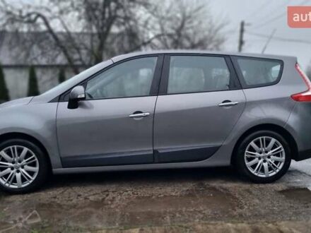 Серый Рено Гранд Сценик, объемом двигателя 1.5 л и пробегом 243 тыс. км за 6600 $, фото 1 на Automoto.ua