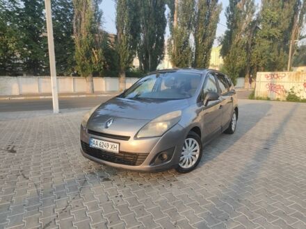 Рено Гранд Сценік 2009 у Києві на Automoto.ua Сірий Рено Гранд Сценік, об'ємом двигуна 1.5 л та пробігом 270 тис. км за 6000 $, фото 1 на Automoto.ua