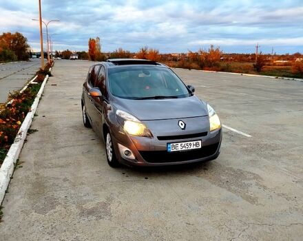 Рено Гранд Сценик 2009 в Николаеве на Automoto.ua Серый Рено Гранд Сценик, объемом двигателя 1.4 л и пробегом 238 тыс. км за 8500 $, фото 1 на Automoto.ua