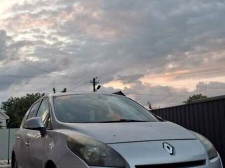 Серый Рено Гранд Сценик, объемом двигателя 1.46 л и пробегом 263 тыс. км за 6200 $, фото 1 на Automoto.ua