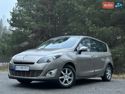 Серый Рено Гранд Сценик, объемом двигателя 1.6 л и пробегом 170 тыс. км за 6999 $, фото 1 на Automoto.ua