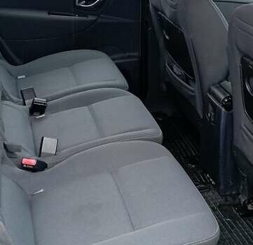 Серый Рено Гранд Сценик, объемом двигателя 1.5 л и пробегом 230 тыс. км за 7000 $, фото 1 на Automoto.ua