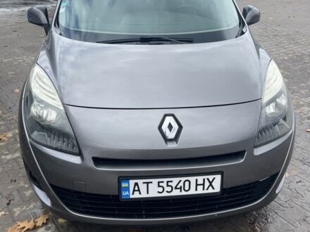 Сірий Рено Гранд Сценік, об'ємом двигуна 1.5 л та пробігом 284 тис. км за 5400 $, фото 1 на Automoto.ua
