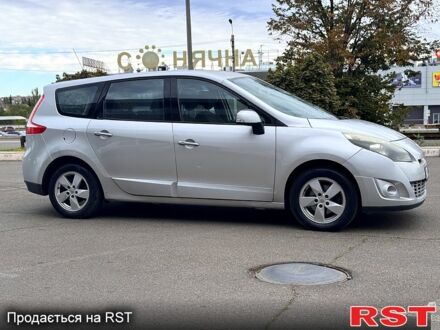 Серый Рено Гранд Сценик, объемом двигателя 1.4 л и пробегом 244 тыс. км за 5999 $, фото 1 на Automoto.ua