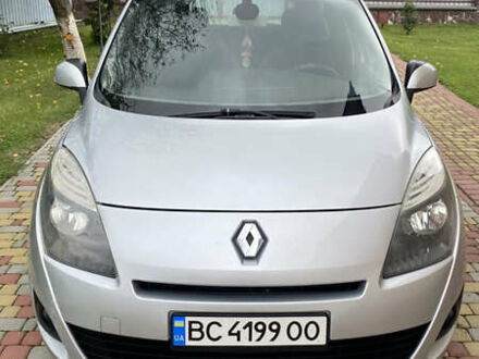 Серый Рено Гранд Сценик, объемом двигателя 1.46 л и пробегом 292 тыс. км за 5999 $, фото 1 на Automoto.ua
