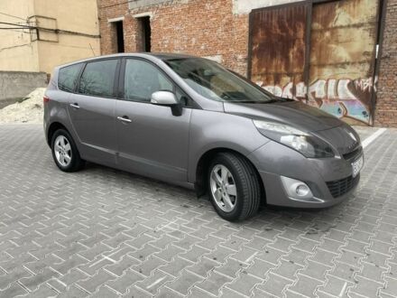 Сірий Рено Гранд Сценік, об'ємом двигуна 1.5 л та пробігом 260 тис. км за 7500 $, фото 1 на Automoto.ua