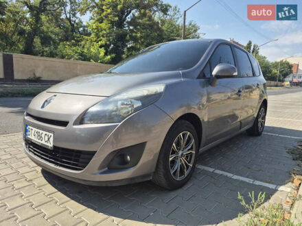 Рено Гранд Сценик 2010 в Одессе на Automoto.ua Серый Рено Гранд Сценик, объемом двигателя 1.9 л и пробегом 210 тыс. км за 7300 $, фото 1 на Automoto.ua