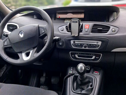 Серый Рено Гранд Сценик, объемом двигателя 1.4 л и пробегом 215 тыс. км за 6700 $, фото 1 на Automoto.ua