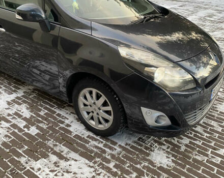 Серый Рено Гранд Сценик, объемом двигателя 1.87 л и пробегом 271 тыс. км за 7750 $, фото 1 на Automoto.ua