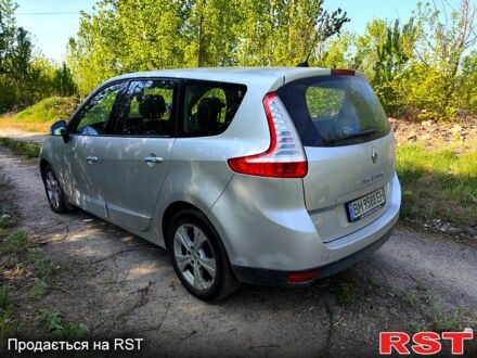 Рено Гранд Сценик 2010 в Ахтырке на Automoto.ua Серый Рено Гранд Сценик, объемом двигателя 1.9 л и пробегом 215 тыс. км за 8300 $, фото 1 на Automoto.ua