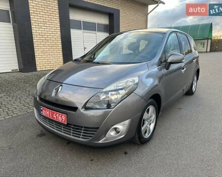 Рено Гранд Сценик 2010 в Луцке на Automoto.ua Серый Рено Гранд Сценик, объемом двигателя 2.02 л и пробегом 232 тыс. км за 7950 $, фото 1 на Automoto.ua