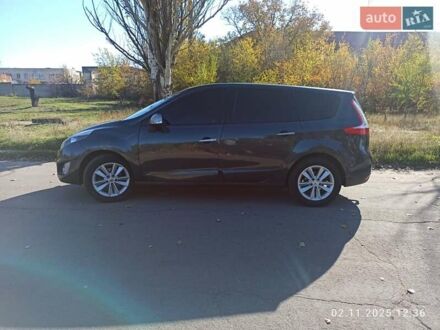 Серый Рено Гранд Сценик, объемом двигателя 1.4 л и пробегом 248 тыс. км за 6700 $, фото 1 на Automoto.ua