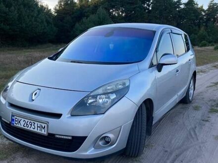 Рено Гранд Сценик 2010 в Бродах на Automoto.ua Серый Рено Гранд Сценик, объемом двигателя 1.5 л и пробегом 300 тыс. км за 7400 $, фото 1 на Automoto.ua