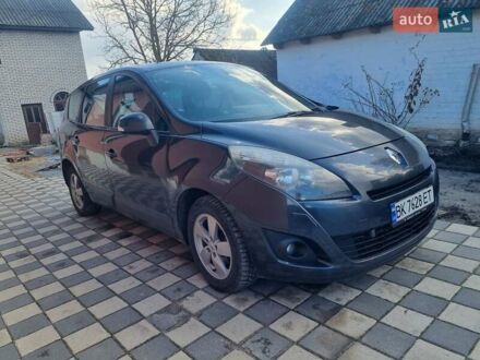 Рено Гранд Сценік 2010 у Рівному на Automoto.ua Сірий Рено Гранд Сценік, об'ємом двигуна 1.87 л та пробігом 275 тис. км за 6800 $, фото 1 на Automoto.ua
