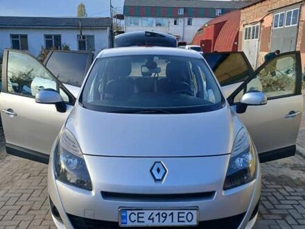 Рено Гранд Сценік 2010 у Чернівцях на Automoto.ua Сірий Рено Гранд Сценік, об'ємом двигуна 1.5 л та пробігом 436 тис. км за 6500 $, фото 1 на Automoto.ua