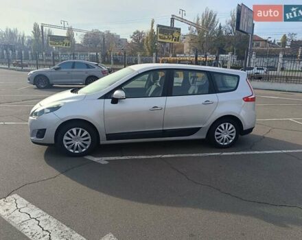 Серый Рено Гранд Сценик, объемом двигателя 1.4 л и пробегом 180 тыс. км за 7300 $, фото 1 на Automoto.ua