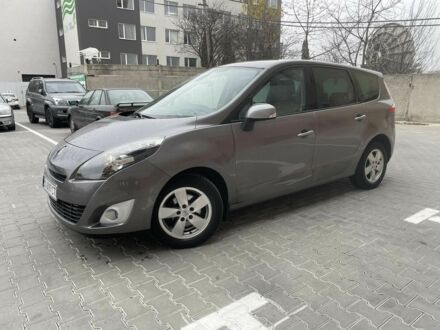 Рено Гранд Сценік 2010 у Тернополі на Automoto.ua Сірий Рено Гранд Сценік, об'ємом двигуна 0 л та пробігом 258 тис. км за 7600 $, фото 1 на Automoto.ua