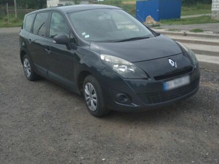 Серый Рено Гранд Сценик, объемом двигателя 1.5 л и пробегом 470 тыс. км за 5200 $, фото 1 на Automoto.ua