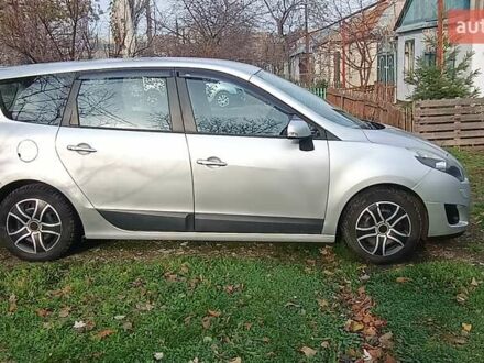 Сірий Рено Гранд Сценік, об'ємом двигуна 1.46 л та пробігом 244 тис. км за 7700 $, фото 1 на Automoto.ua