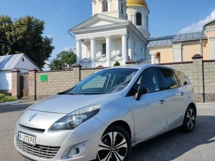 Рено Гранд Сценік 2010 у Белой Церкве на Automoto.ua Сірий Рено Гранд Сценік, об'ємом двигуна 1.5 л та пробігом 254 тис. км за 7900 $, фото 1 на Automoto.ua
