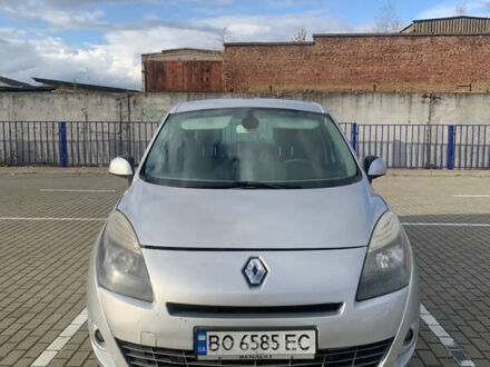 Серый Рено Гранд Сценик, объемом двигателя 1.87 л и пробегом 324 тыс. км за 5700 $, фото 1 на Automoto.ua