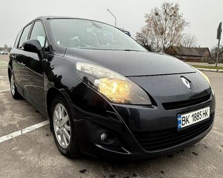 Серый Рено Гранд Сценик, объемом двигателя 1.5 л и пробегом 317 тыс. км за 7250 $, фото 1 на Automoto.ua