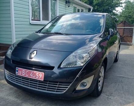 Серый Рено Гранд Сценик, объемом двигателя 2 л и пробегом 190 тыс. км за 8400 $, фото 1 на Automoto.ua