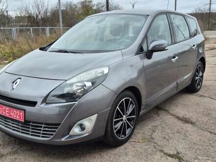 Серый Рено Гранд Сценик, объемом двигателя 1.6 л и пробегом 149 тыс. км за 8500 $, фото 1 на Automoto.ua