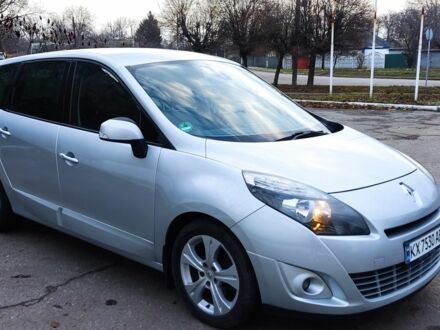 Серый Рено Гранд Сценик, объемом двигателя 1.6 л и пробегом 310 тыс. км за 7300 $, фото 1 на Automoto.ua