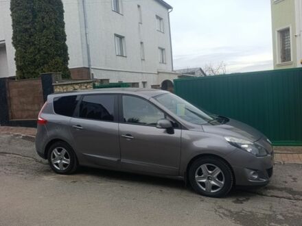 Сірий Рено Гранд Сценік, об'ємом двигуна 1.5 л та пробігом 265 тис. км за 6850 $, фото 1 на Automoto.ua