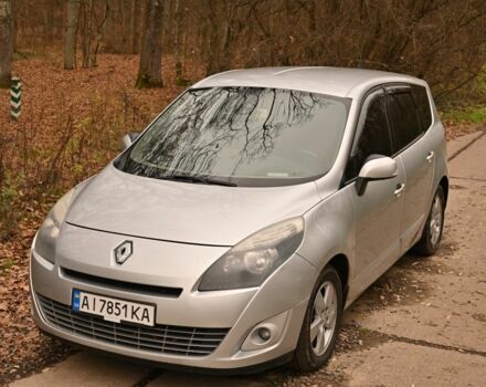 Серый Рено Гранд Сценик, объемом двигателя 1.6 л и пробегом 330 тыс. км за 7400 $, фото 1 на Automoto.ua