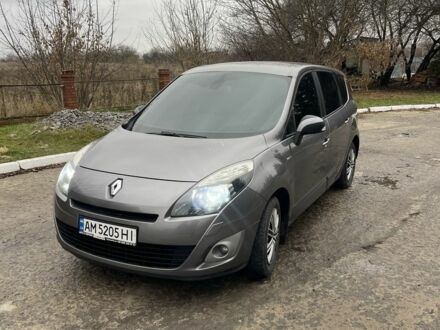 Серый Рено Гранд Сценик, объемом двигателя 1.5 л и пробегом 277 тыс. км за 6900 $, фото 1 на Automoto.ua