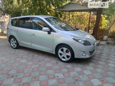 Рено Гранд Сценік 2011 у Житомирі на Automoto.ua Сірий Рено Гранд Сценік, об'ємом двигуна 1.6 л та пробігом 125 тис. км за 7700 $, фото 1 на Automoto.ua