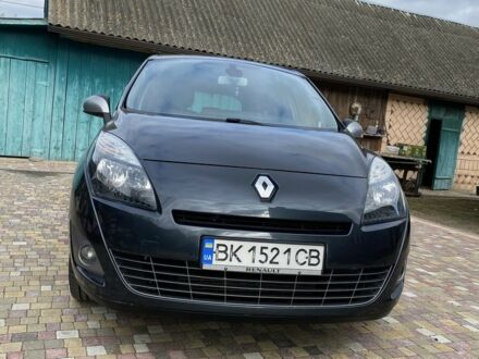 Рено Гранд Сценік 2011 у Костополе на Automoto.ua Сірий Рено Гранд Сценік, об'ємом двигуна 1.5 л та пробігом 271 тис. км за 7900 $, фото 1 на Automoto.ua