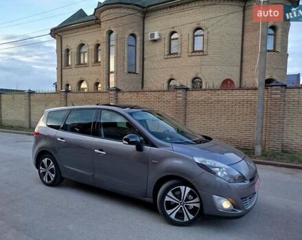 Серый Рено Гранд Сценик, объемом двигателя 1.6 л и пробегом 267 тыс. км за 8150 $, фото 1 на Automoto.ua