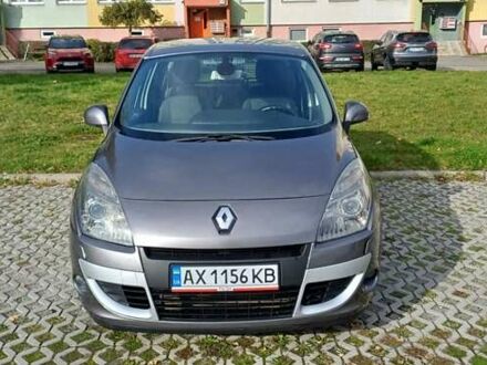 Серый Рено Гранд Сценик, объемом двигателя 1.5 л и пробегом 255 тыс. км за 6500 $, фото 1 на Automoto.ua