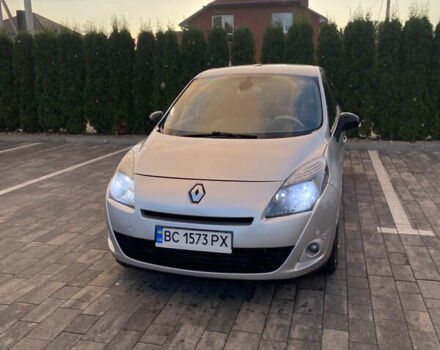 Сірий Рено Гранд Сценік, об'ємом двигуна 2 л та пробігом 340 тис. км за 7800 $, фото 1 на Automoto.ua